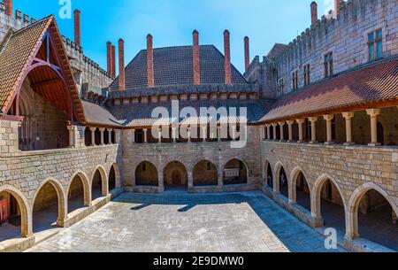 Innenhof des Palastes der duques von Braganca in Guimaraes, Portugal Stockfoto