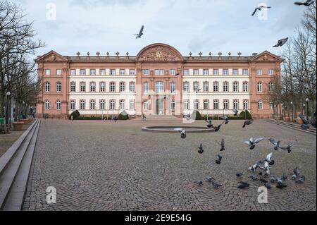 04. Februar 2021, Rheinland-Pfalz, Zweibrücken: Schloss Zweibrücken. Die Stadt hat derzeit den niedrigsten Corona-Inzidenzwert. Foto: Oliver Dietze/dpa Stockfoto