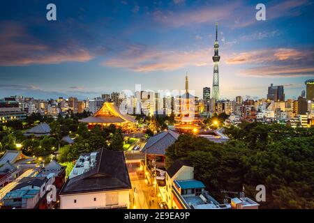 Luftaufnahme von Tokyo City bei Nacht in Japan Stockfoto