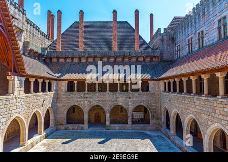 Innenhof des Palastes der duques von Braganca in Guimaraes, Portugal Stockfoto