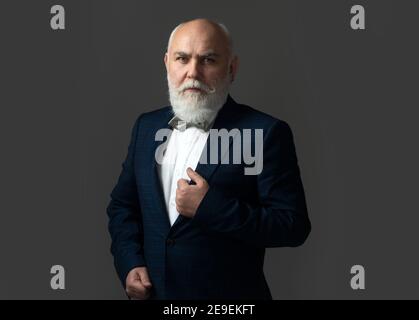 Großvater. Senior im Anzug. Mann mittleren Alters. Stockfoto