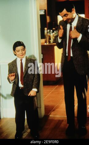 Andrew Lawrence, Rowan Atkinson, 'Bean' (1997) Gramercy Bilder / Aktenzeichen # 34082-456THA Stockfoto