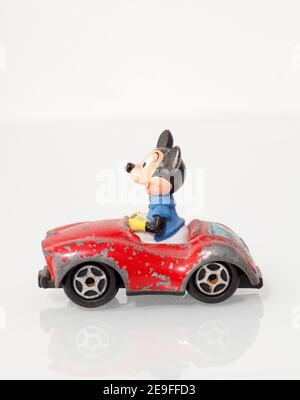 Vintage Diecast Spielzeug Modell MICKEY MAUS im Auto Stockfoto