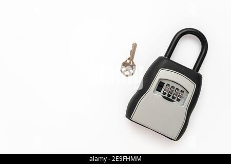 Real Estate Lock Box mit einem Schlüssel mit Kopierraum Stockfoto
