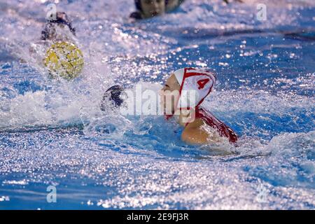 Acquatic Centre of Ostia, Roma, Italien. Februar 2021, 04th. Nikoleta Eleftheriadou (Olympiacos Piraeus) während Olympiakos SF Piraeus gegen Plebiscito Padova, Waterpolo EuroLeague Frauenspiel - Foto Luigi Mariani/LM Kredit: LiveMedia/Alamy Live News Stockfoto