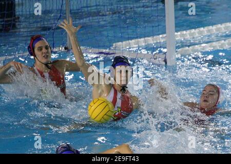 Roma, Italien. Februar 2021, 4th. Roma, Italien, Acquatic Centre of Ostia, 04. Februar 2021, Sara Centanni (Plebiscito Padova) während Olympiakos SF Piraeus gegen Plebiscito Padova - Waterpolo EuroLeague Frauen Spiel Kredit: Luigi Mariani/LPS/ZUMA Wire/Alamy Live News Stockfoto