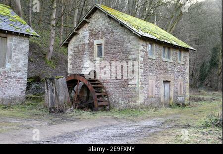 Ashford im Wasser historische Wassermühle von der River Wye Stockfoto