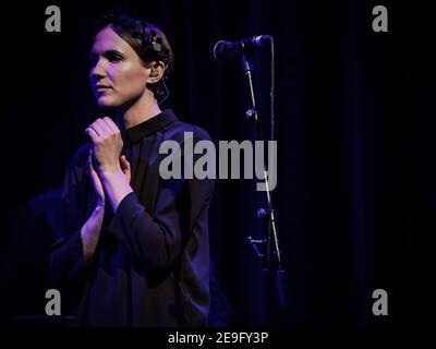 Woman's Hour spielt live auf der Bühne im Purcell Room im South Bank Centre in London. Stockfoto