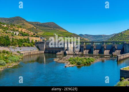 Damm am Douro Fluss in Portugal Stockfoto