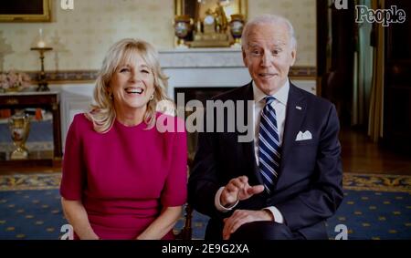 Washington DC, USA. 04th. Februar 2021: In ihrem ersten Interview im Weißen Haus, Präsident JOE BIDEN und Dr. 04th. Februar 2021. JILL BIDEN spricht mit People Magazine für ihre Titelgeschichte. Kredit: People.Com/ZUMA Wire/Alamy Live Nachrichten Stockfoto