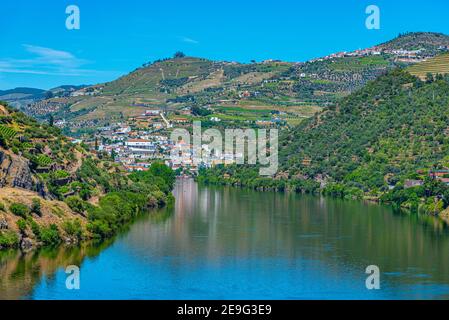 Pinhao Dorf am Ufer des Flusses Douro in Portugal Stockfoto