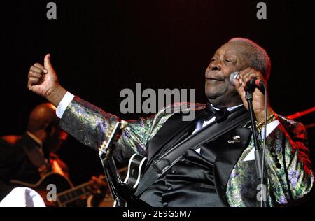 Blues-Legende B. B. King spielt live auf der französischen Etappe seiner weltweiten 'Farewell Tour' am 17. September 2006 im Zenith-Konzertsaal in Paris, Frankreich. Foto von Nicolas Khayat/ABACAPRESS.COM Stockfoto