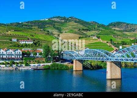 Pinhao Dorf am Ufer des Flusses Douro in Portugal Stockfoto