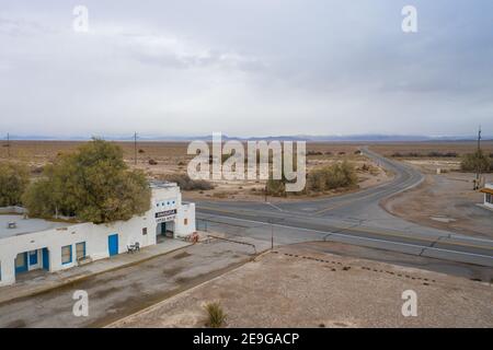 DEATH VALLEY JUNCTION, CALIFORNIA, USA - Jan 20, 2021: Marta Becket's Amargosa Opera House, eine einzigartige Touristenattraktion, befindet sich im Highwa Stockfoto