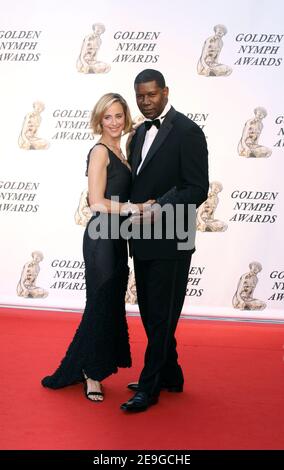 DIE US-Schauspielerin Kim Raver und der US-Schauspieler Dennis Haysbert von '24' nehmen am 46th. Juli 2006 an der Abschlussfeier des Monte Carlo Television Festival 1 in Monaco Teil. Foto von Denis Guignebourg/ABACAPRESS.COM Stockfoto