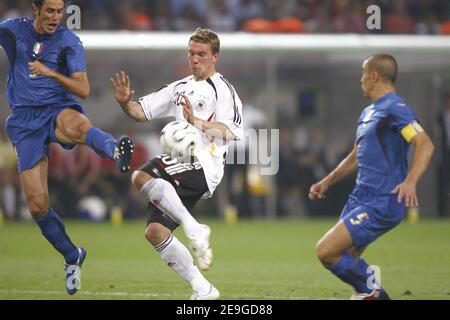 Deutschlands Sebastian Kehl in Aktion während der WM 2006, Halbfinale, Italien gegen Deutschland im Signal Iduna Park Stadion in Dortmund, Deutschland am 4. Juli 2006. Italien gewann 2-0. Foto von Christian Liewig/ABACAPRESS.COM Stockfoto