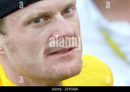 Floyd Landis aus den USA und Phonak (gelber Trikotsieger) feiern seinen Sieg nach der letzten Etappe des Tour de France Radrennens 93rd von Sceaux-Antony nach Paris Champs-Elysees, in Paris, Frankreich, am 23 2006. Juli. Floyd Landis folgt dem amerikanischen Landsmann Lance Armstrong als Tour de France-Champion. Armstrong zog sich letztes Jahr zurück, nachdem er sieben Titel in Folge gewonnen hatte. Foto von Orban-Taamallah/Cameleon/ABACAPRESS.COM Stockfoto