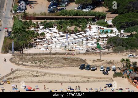 Luftaufnahmen vom Nikki Beach in Saint-Tropez, Frankreich am 29. Juli 2006. Pamela Anderson und Kid Rock Hochzeitsfeier findet hier heute Abend statt. Foto von ABACAPRESS.COM Stockfoto