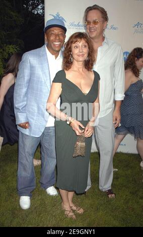 Russell Simmons, Susan Sarandon und Tim Robbins nehmen an der siebten jährlichen Art for Life-Gala für Jugendkunstorganisationen in New York City Teil, die von Russell und Kimora Lee Simmons und der Rush Philanthropic Arts Foundation veranstaltet wird und am 29. Juli 2006 im Simmons Estate in East Hampton, NY, USA, stattfindet. Foto von David Miller/ABACAPRESS.COM Stockfoto