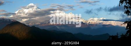 Abendansicht des Mount Dhaulagiri - Nepal Stockfoto