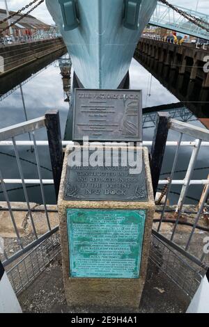 Nummer 2 / Nr. 2 Dock im historischen Dockyard / Dockyards Chatham in Kent, Großbritannien. Erbaut im Jahr 1858 ersetzt es die ursprüngliche alte Single Dock, auch bekannt als die Victory Dock gebaut im Jahr 1623, das Dock, wo HMS Victory gebaut wurde. Dies ist jetzt die Heimat von HMS Cavalier, World war II Ära Zerstörer. (121) Stockfoto