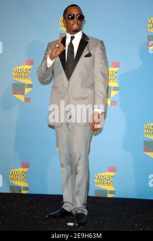 Sean 'P.Diddy' Combs posiert im Pressesaal der MTV Video Music Awards 2006, die am 31. August 2006 in der Radio City Music Hall in New York, NY, USA, verliehen wurden. Foto von Gregorio Binuya/ABACAPRESS.COM Stockfoto