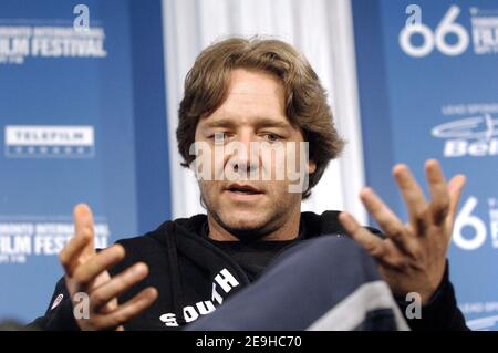 Der Schauspieler Russell Crowe nimmt an der Pressekonferenz "A Good Year" während des Toronto International Film Festival Teil, das am 9. September 2006 im Sutton Place Hotel in Toronto, Kanada, stattfand. Foto von Olivier Douliery/ABACAPRESS.COM Stockfoto