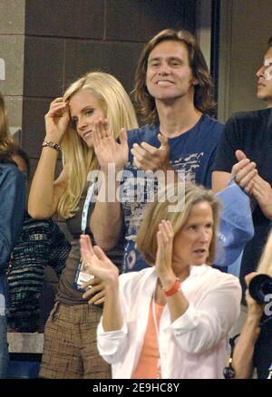 Jim Carrey und Jenny McCarthy nehmen am 2006. September 2006 am US Open Women Finale 9 in Flushing Meadow in New York City, NY, USA Teil. Foto von Lionel Hahn/Cameleon/ABACAPRESS.COM Stockfoto