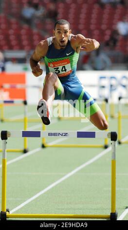 Der französische Naman Keita tritt am 10. September 2006 beim IAAF-Weltathletikfinale 4th in Stuttgart auf 400 Meter Hürden an. Foto von Stephane Kempinaire/Cameleon/ABACAPRESS.COM Stockfoto