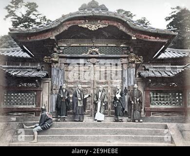 Foto des späten 19th. Jahrhunderts - Shiba-Tempel und buddhistische Priester, Toyko, Japan, c.1880 Stockfoto