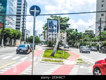 Sao Paulo, Sao Paulo, Brasilien. Februar 2021, 4th. Sao Paulo (SP), 04/02/2021 - CLIMA DO TEMPO - OS Termometros medem 35 graus na regiao de interlagos, na zona sul de Sao Paulo, nesta tarde de Quinta-feira Credit: Adeleke Anthony Fote/TheNEWS2/ZUMA Wire/Alamy Live News Stockfoto