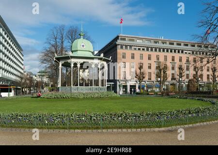 Byparken und der Musikkpaviljongen (Bandstand), Bergen, Norwegen. Stockfoto