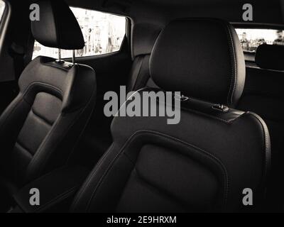 Schwarze Sitze von Neuwagen Stockfoto