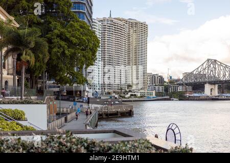 Die ikonische Flusswanderung entlang des Birsbane Flusses in Brisbane Stadt Queensland am 31st 2021. Januar Stockfoto