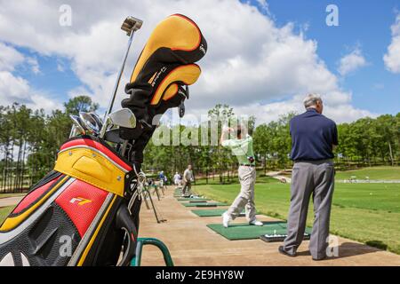 Alabama Hoover Renaissance Birmingham Ross Bridge Golf Resort & Spa, Robert Trent Jones Golf Trail Golfer üben Driving Range, Stockfoto