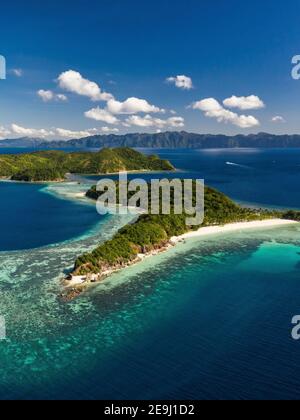 Am frühen Morgen Luftaufnahme von Malcapuya Island, Coron, Palawan, Philippinen Stockfoto