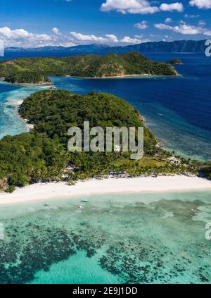 Am frühen Morgen Luftaufnahme von Malcapuya Island, Coron, Palawan, Philippinen Stockfoto