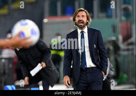 Andrea Pirlo Trainer von Juventus sah in Aktion während der italienischen Fußball-Liga EIN 2020/2021 Spiel zwischen AS Roma gegen FC Juventus im Olimpic Stadium in Rom.(Endstand; ALS Roma 2-2 FC Juventus) Stockfoto