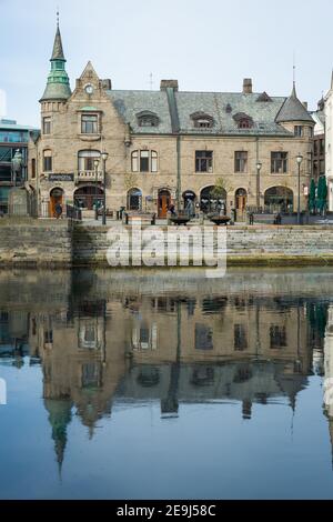 Jugendstil Senteret (Jugendstilzentrum) in der alten Apotheke, Apotekergata, Ålesund, Norwegen. Stockfoto