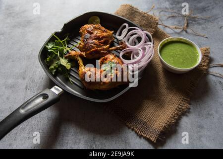 Würzige indische Snacks Delikatesse Huhn Tandoori. Stockfoto