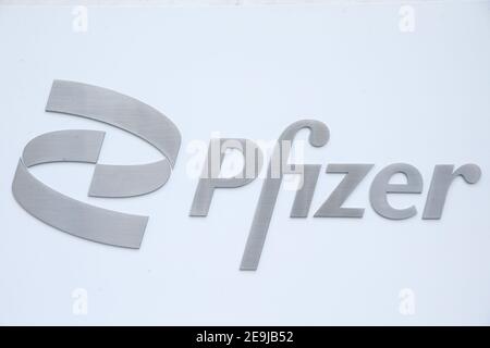 New York City, NY USA Pfizer World Headquarters an der 42nd Street in Manhattan Stockfoto