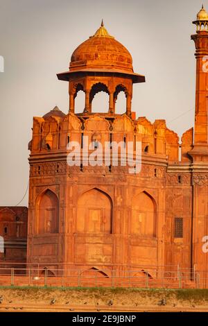 Delhi, Indien das Rote Fort war bis zum Jahr 1857 die Residenz der Mogulherrscher Indiens. Stockfoto