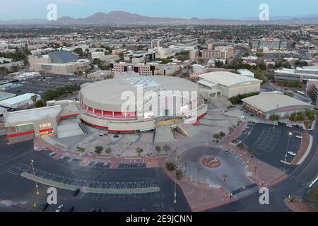 Eine Luftaufnahme des Thomas & Mack Centerauf dem Campus der University of Nevada Las Vegas, Mittwoch, 3. Februar 2021, in Las Vegas. Die Arena ist das hom Stockfoto