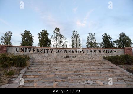 Das Eintrittsschild zur University of Nevada Las Vegas, Mittwoch, 3. Februar 2020, in Las Vegas. Stockfoto