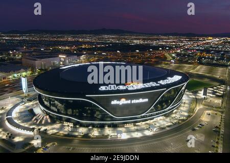 Eine Luftaufnahme des Allegiant Stadions, Mittwoch, 3. Februar 2021, in Las Vegas. Das Stadion ist die Heimat der Las Vegas Raiders und der UNLV Rebels. Stockfoto