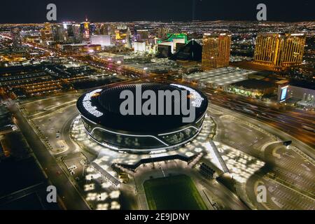 Eine Luftaufnahme des Allegiant Stadions, Mittwoch, 3. Februar 2021, in Las Vegas. Das Stadion ist die Heimat der Las Vegas Raiders und der UNLV Rebels. Stockfoto