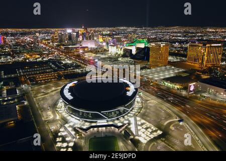 Eine Luftaufnahme des Allegiant Stadions, Mittwoch, 3. Februar 2021, in Las Vegas. Das Stadion ist die Heimat der Las Vegas Raiders und der UNLV Rebels. Stockfoto