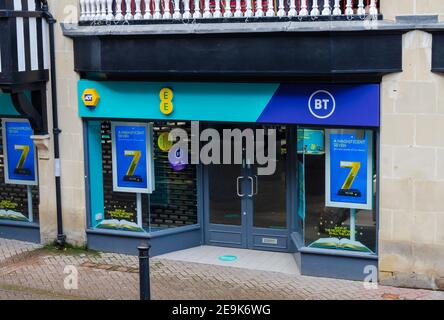 Chester; Großbritannien: 29. Jan 2021: Der EE Mobile Phone Store in der Eastgate Street ist derzeit wegen der Sperrung geschlossen Stockfoto