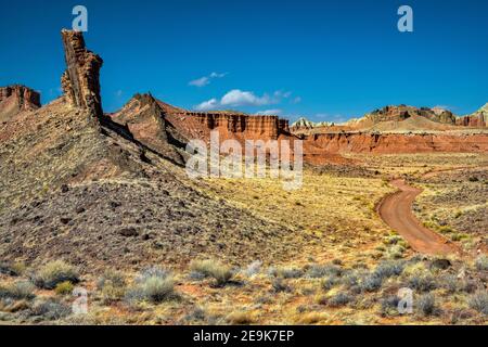 Straße im Cathedral Valley Junction, Capitol Reef National Park, Colorado Plateau, Utah, USA Stockfoto