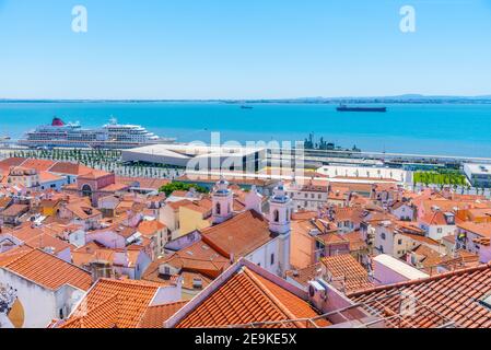 Luftaufnahme des Kreuzfahrtterminals in Lissabon, Portugal Stockfoto